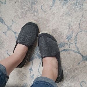 Used Ugg slip on sneakers
